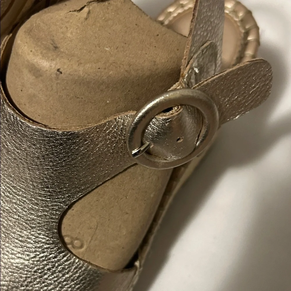 New never worn Marc Fisher Metallic gold Espadrille Wedges. Size7